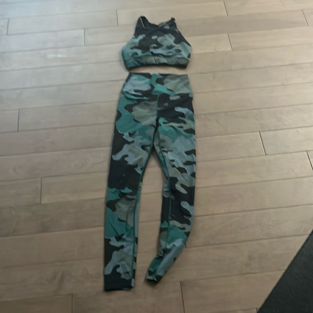 Carbon 38 matching set-size s